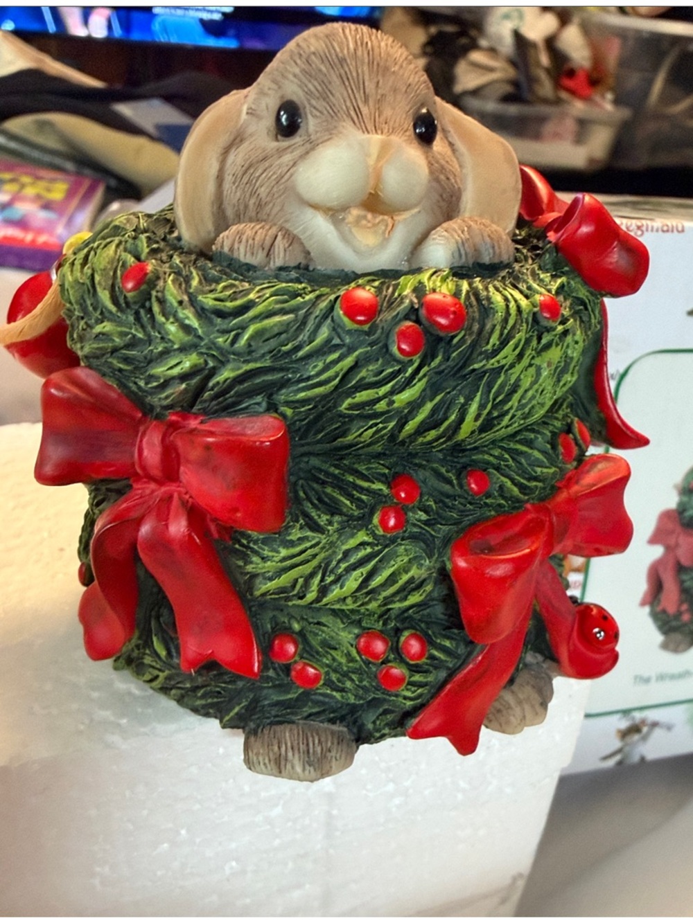 BNIB- 2011 Charming Tails “The Wreath-In For The Season” Original packaging!